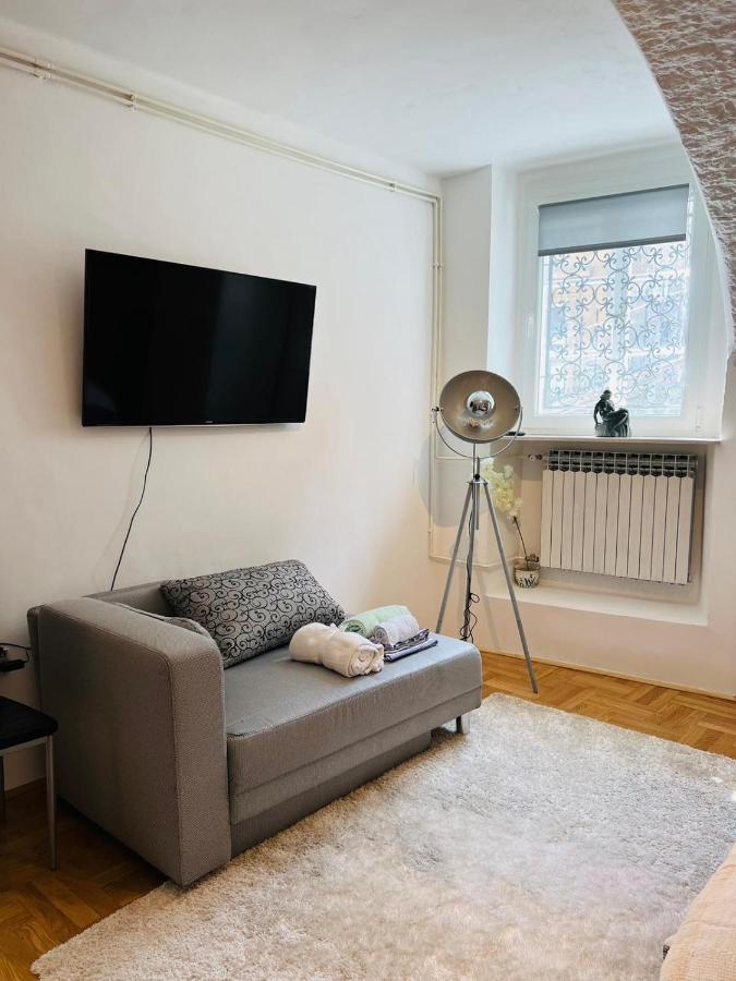 Downtown Secret Apartment Zagreb Buitenkant foto