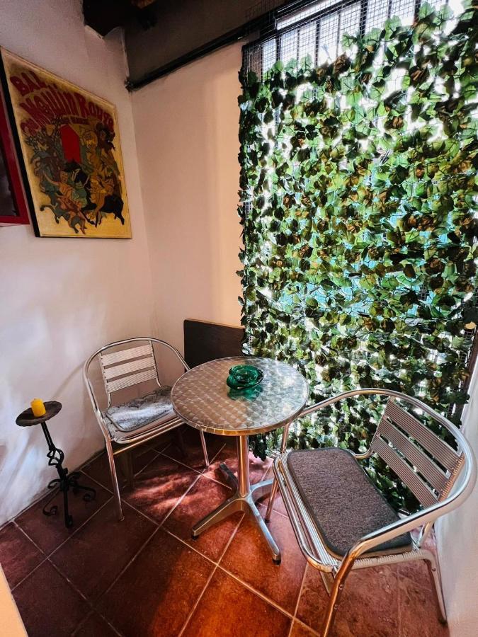 Downtown Secret Apartment Zagreb Buitenkant foto