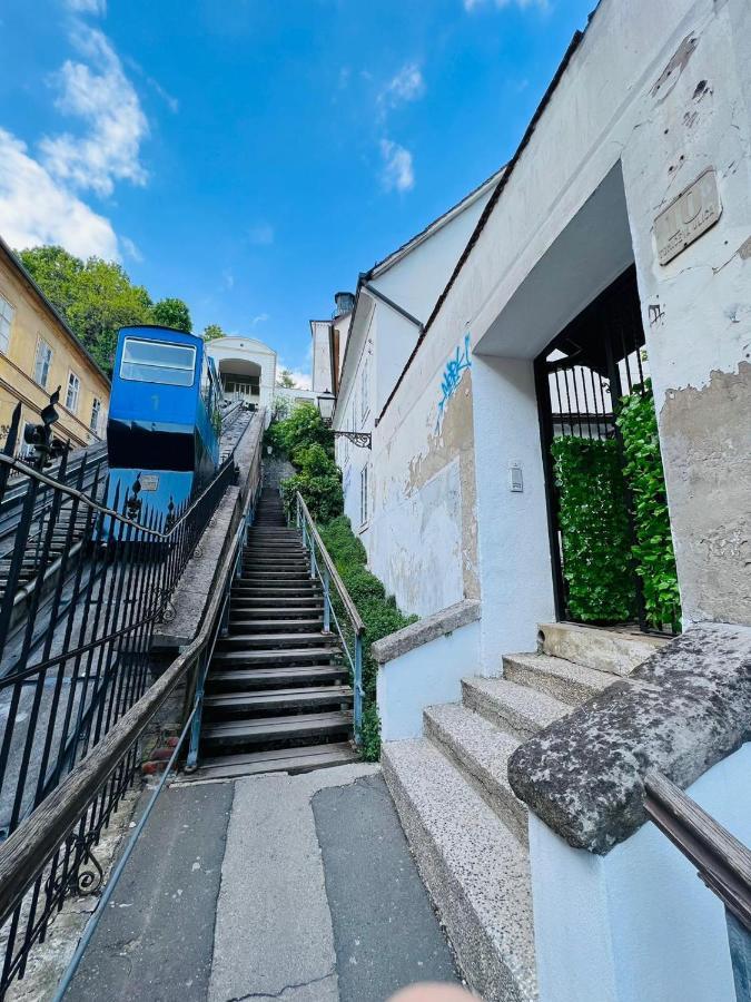 Downtown Secret Apartment Zagreb Buitenkant foto