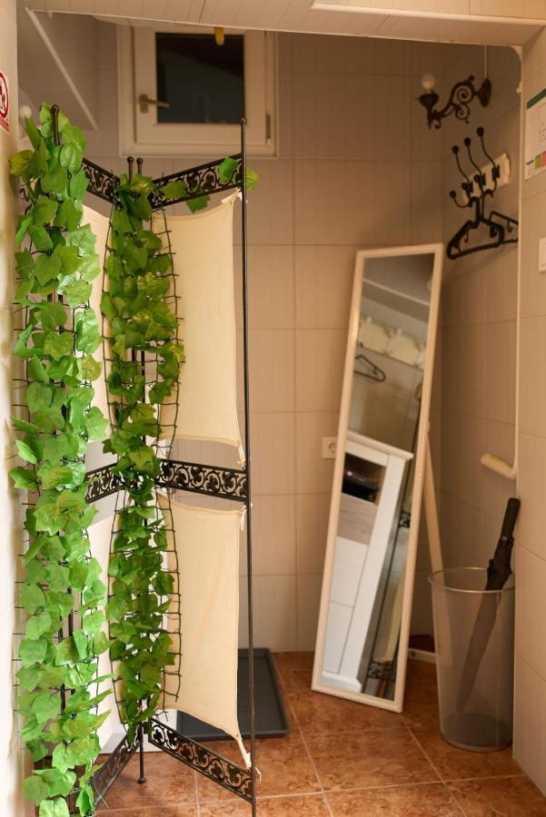 Downtown Secret Apartment Zagreb Buitenkant foto